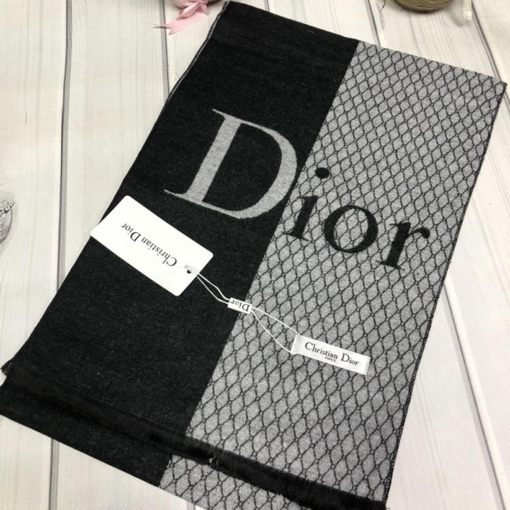 Шарф Christian Dior новый в наличии