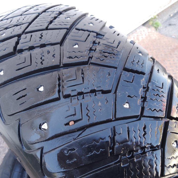 175/70 R14 GOODYEAR ULTRA GRIP ICE ARCTIC