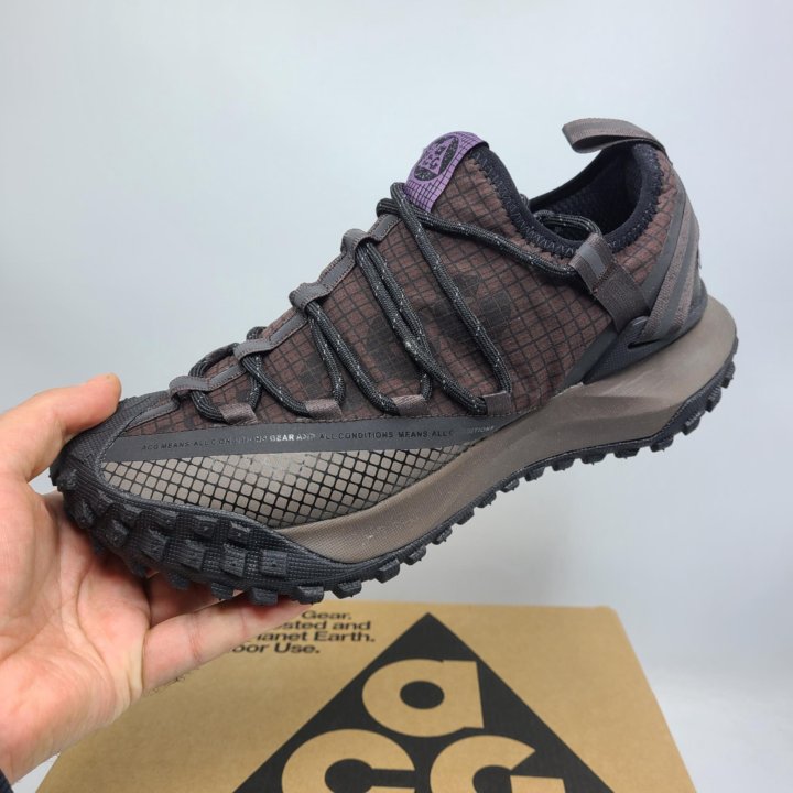 Nike ACG Mountain Fly Low