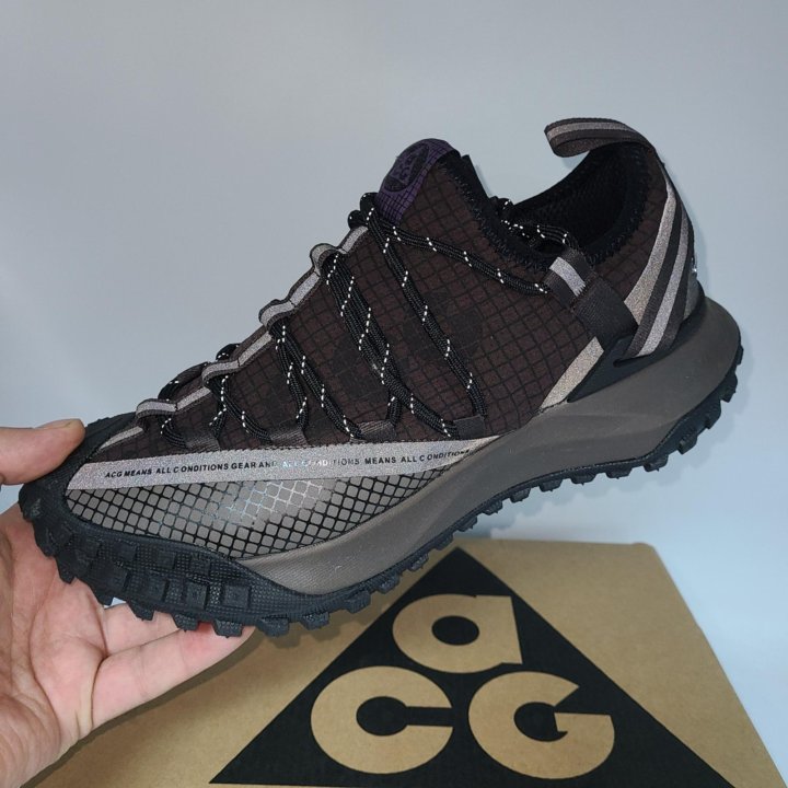 Nike ACG Mountain Fly Low