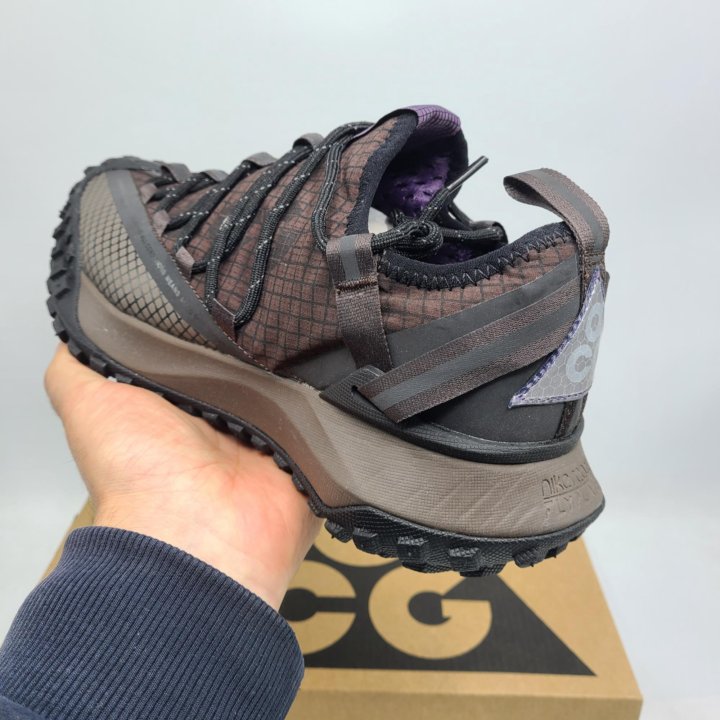 Nike ACG Mountain Fly Low