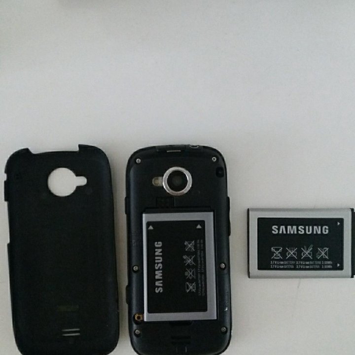 Телефон Samsung GT-S 5560