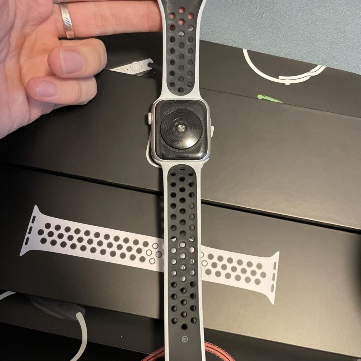 Apple Watch 44mm Nike