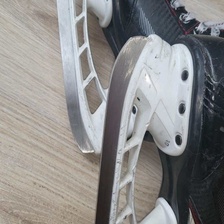 Хоккейные коньки bauer vapor X2.7