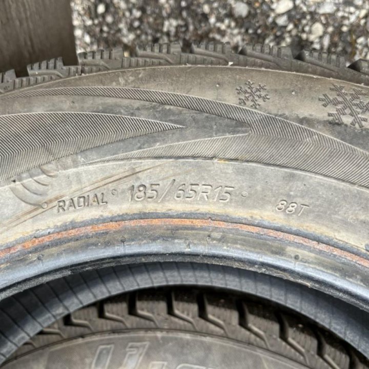 Viatti Brina Nordico V-522 185/65 R15 88T