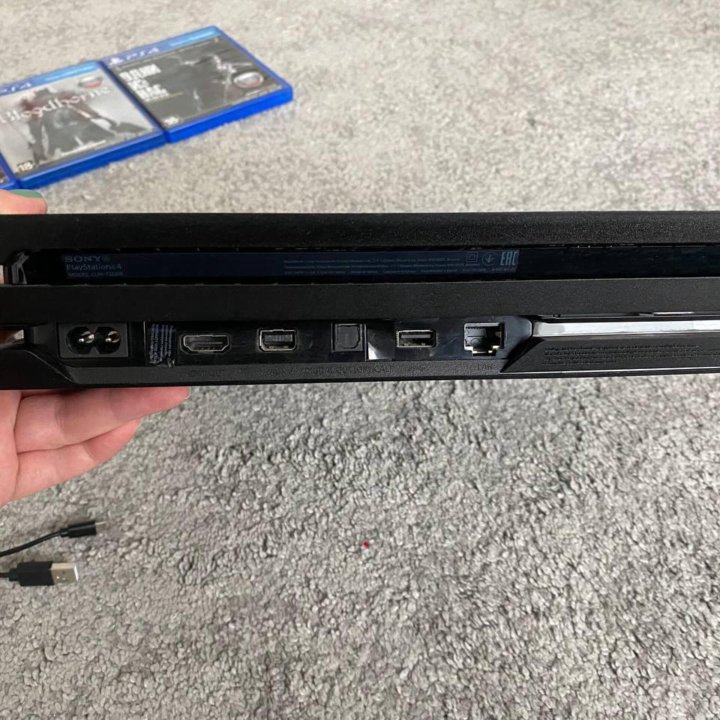 Приставка Sony PS4 Pro 1 tb