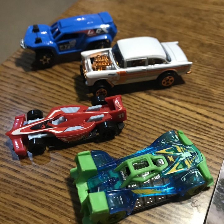 Машинки Hotwheels