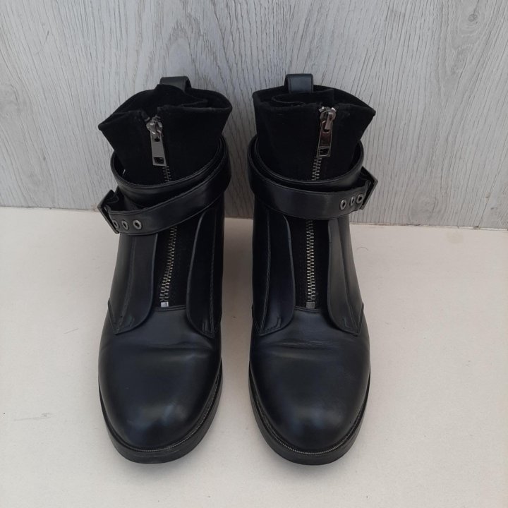 Ботинки 38р