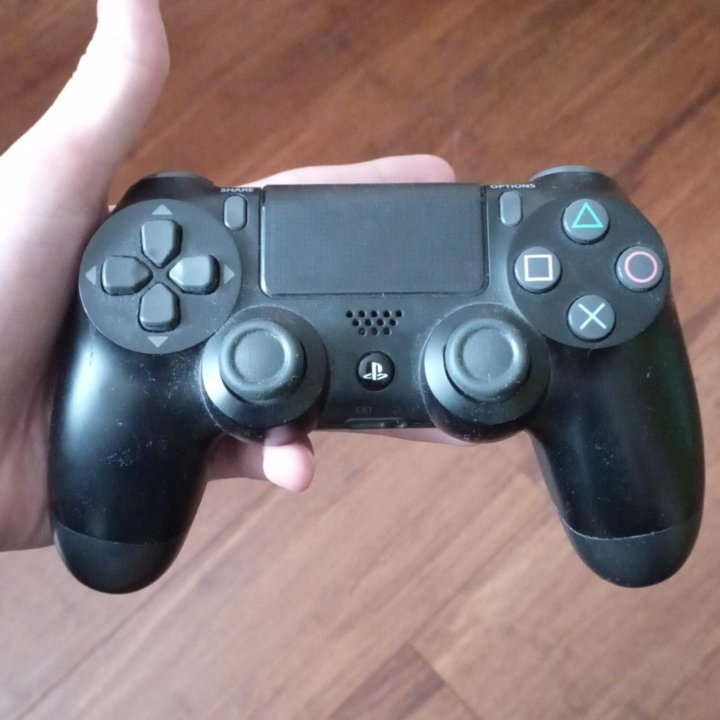 Геймпад Dualshock 4