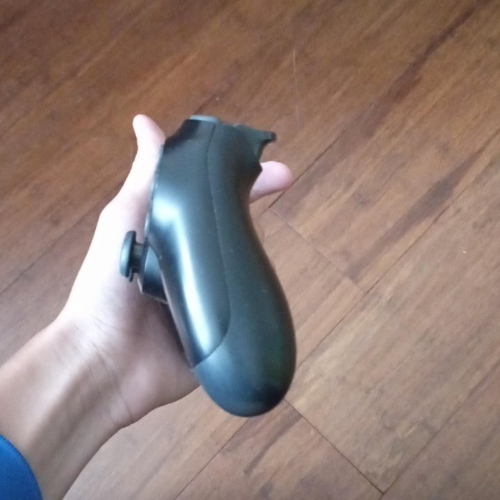 Геймпад Dualshock 4