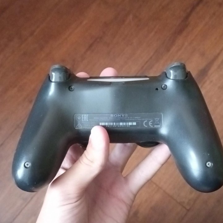 Геймпад Dualshock 4