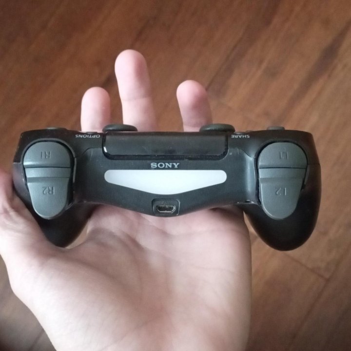Геймпад Dualshock 4