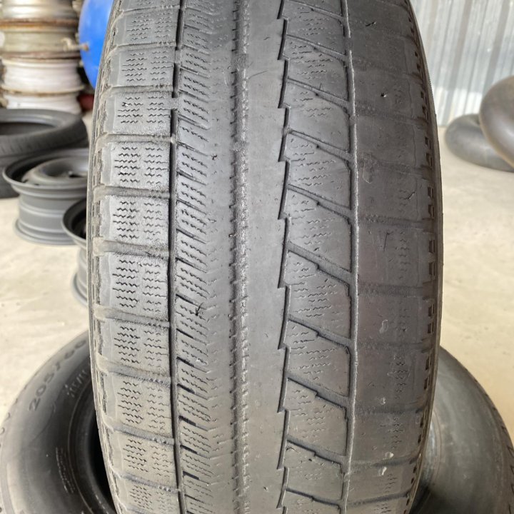 205/60 R15 Bridgestone Blizzak VRX