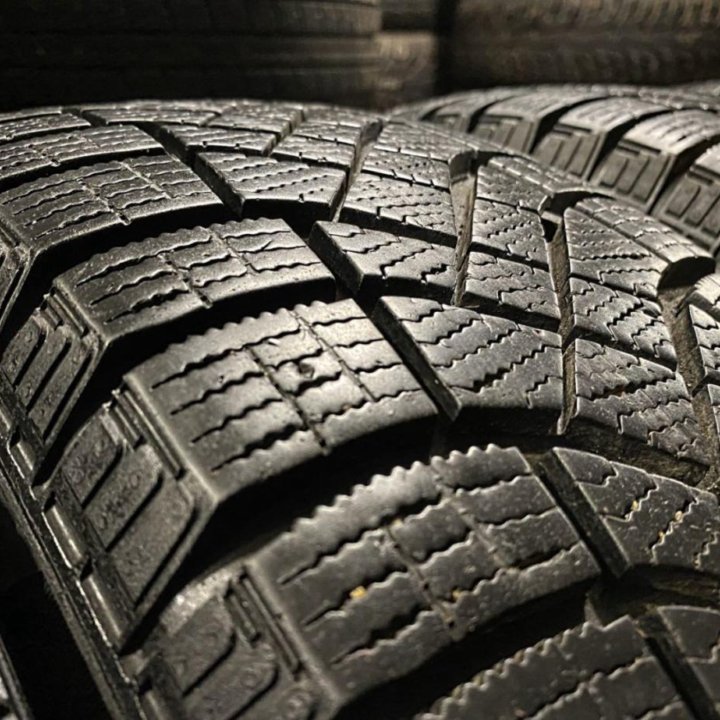 Зима Pirelli Ice Zero FR SUV 185/65 R15 92T