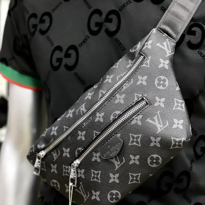 Сумки Louis Vuitton через плечо