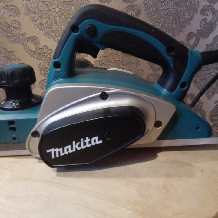 Рубанок makita новый