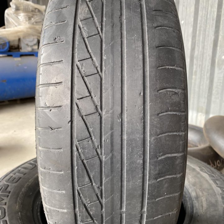 215/60 R16 Goodyear Excellaence