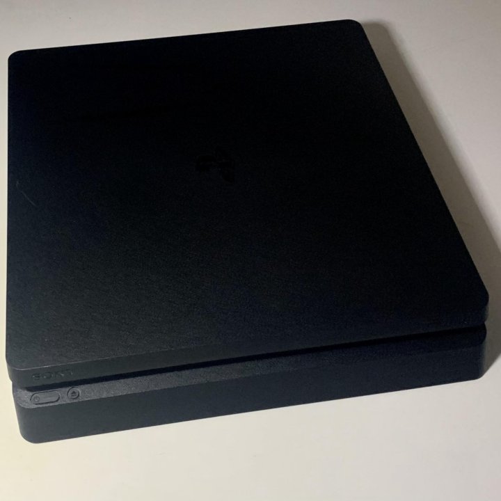 PS 4 slim
