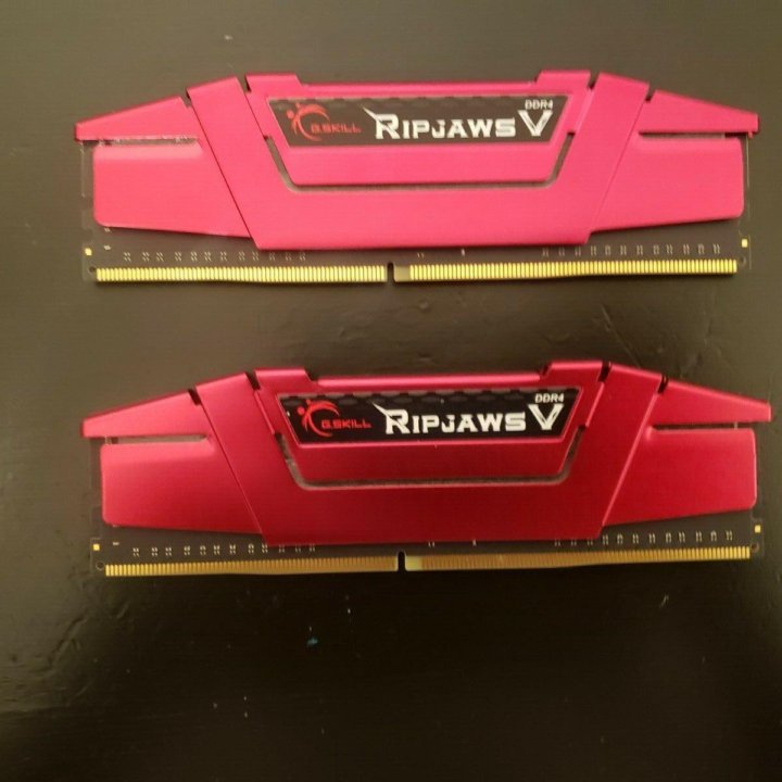 Игровая GSkill RipJaws 8GB 2 по 4Gb 2400 MHz DDR4