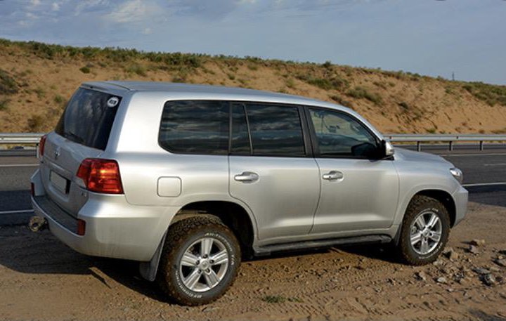 Брызговики Toyota Land Cruiser 200 / Lexus LX570