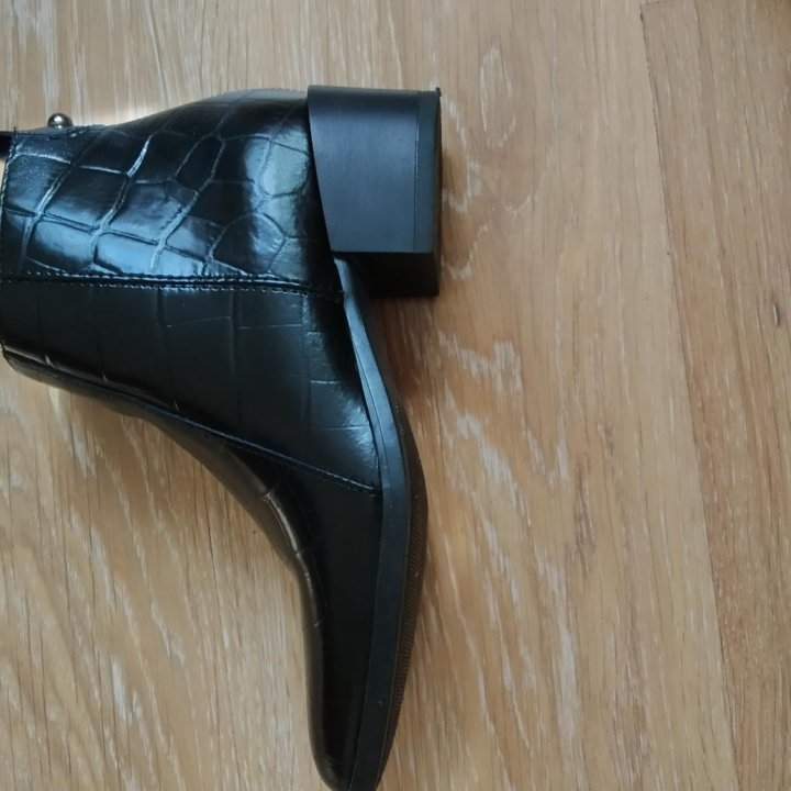 Ботинки женские