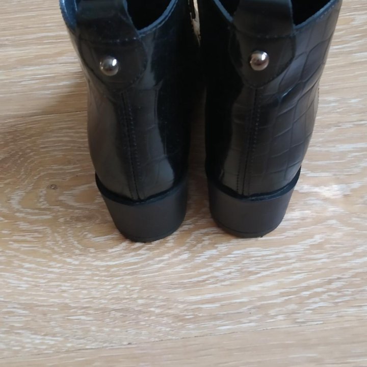 Ботинки женские