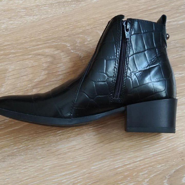 Ботинки женские