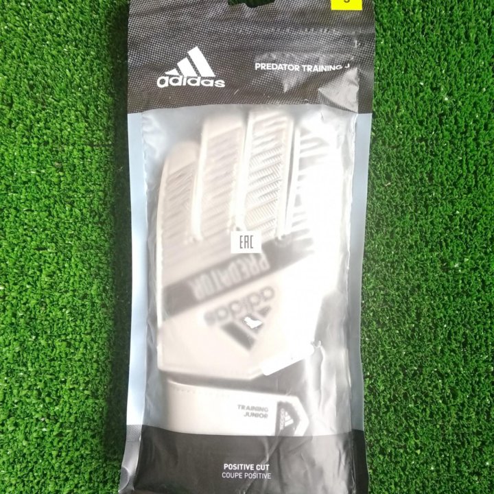 Вратарские перчатки adidas pred TRN р. 5