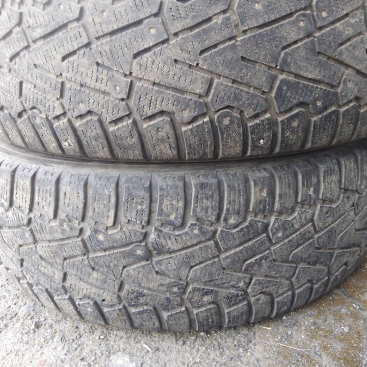 215 /70 R16