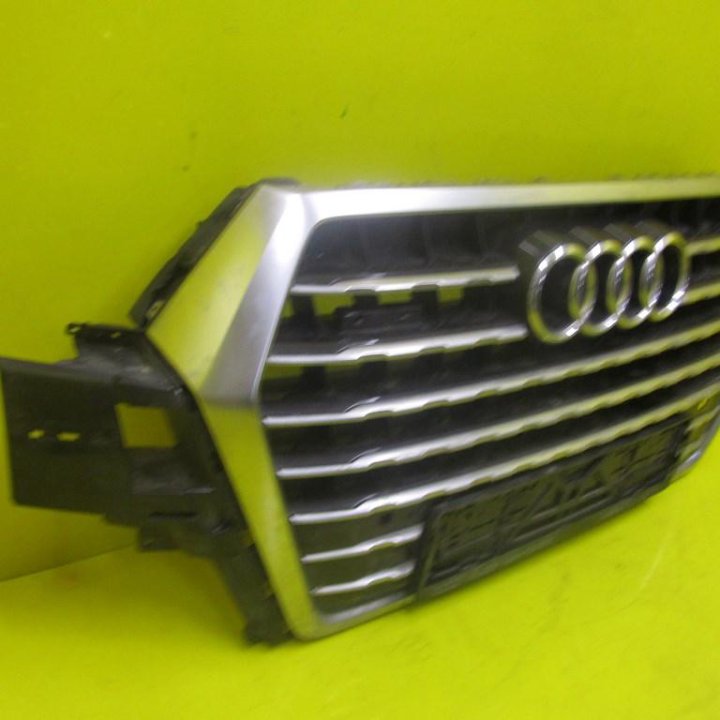Решетка радиатора Audi Q7 2 (2015-нв)