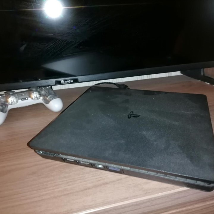 Ps 4 slim