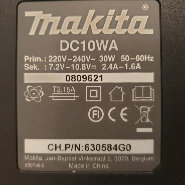 Аккумуляторная дрель-шуруповерт makita df330dwe