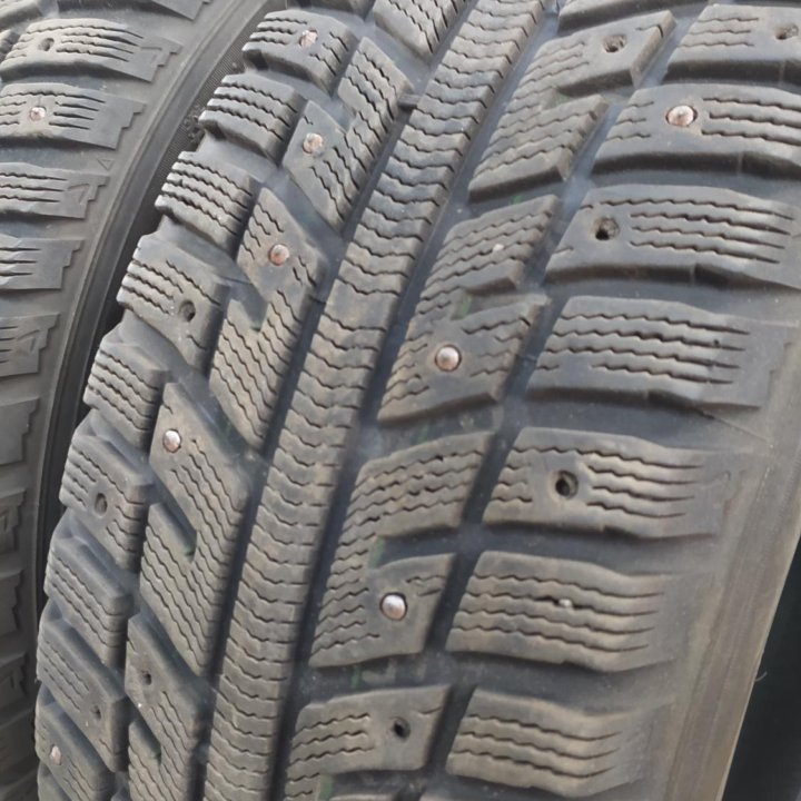 Kumho I'Zen KW22 215/55 R17