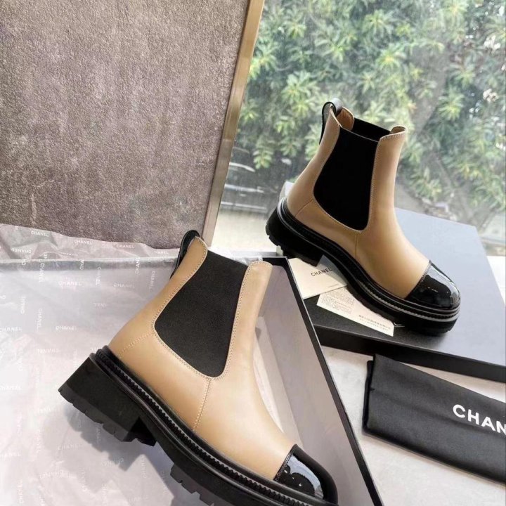 Ботинки Chanel????