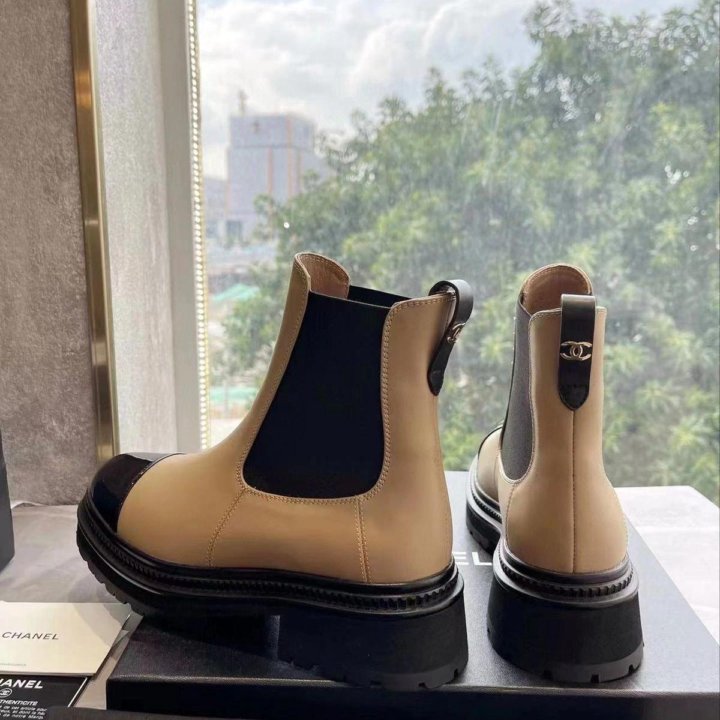 Ботинки Chanel????