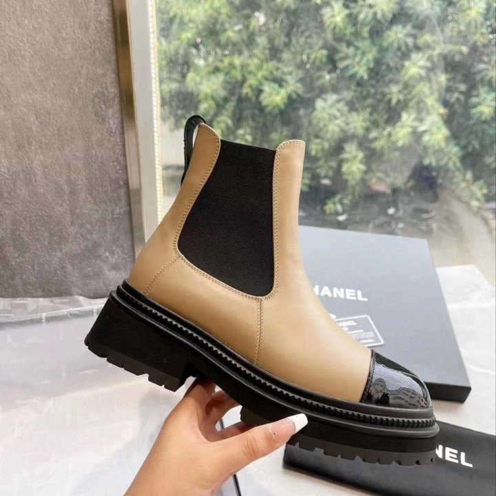 Ботинки Chanel????