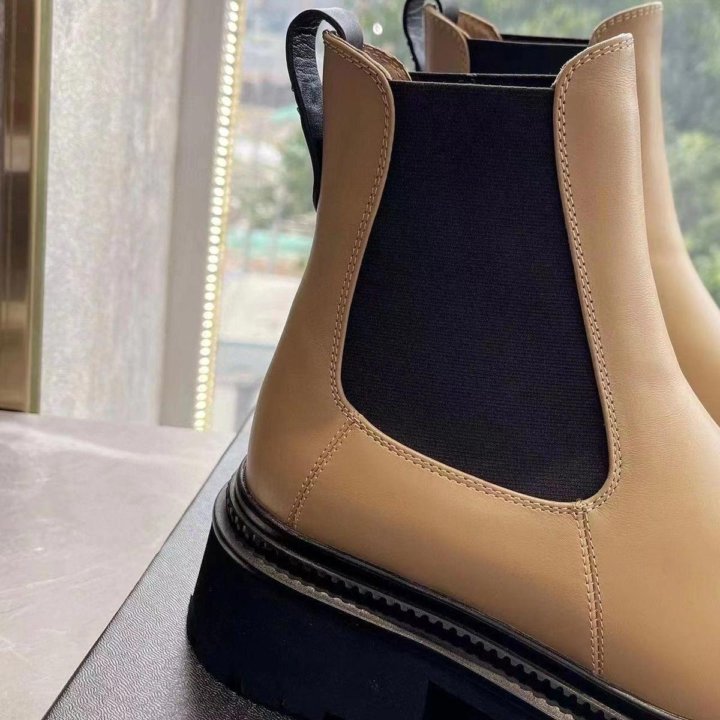 Ботинки Chanel????