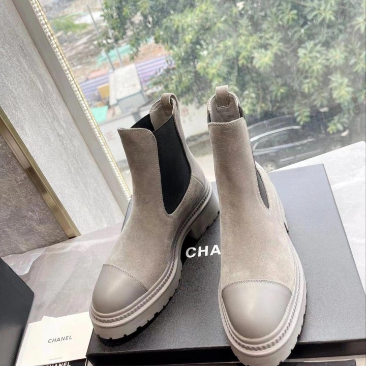 Ботинки Chanel????