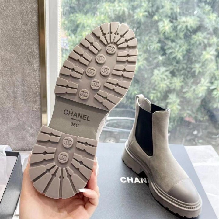 Ботинки Chanel????