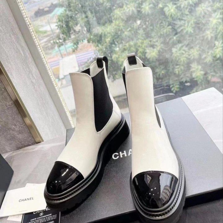 Ботинки Chanel????