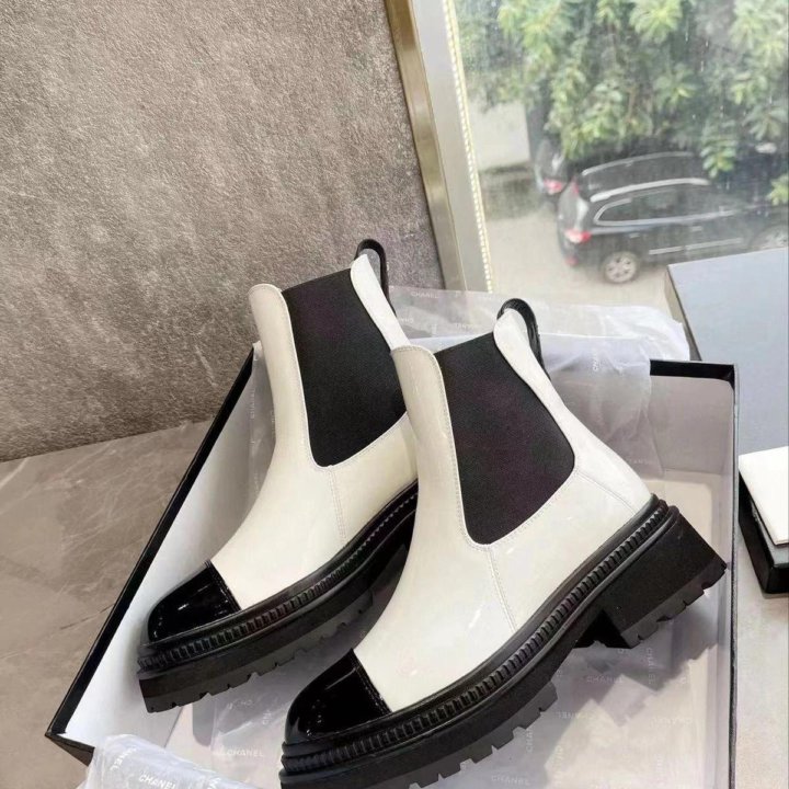 Ботинки Chanel????