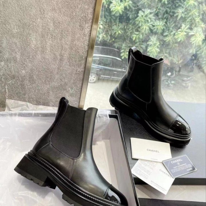 Ботинки Chanel????