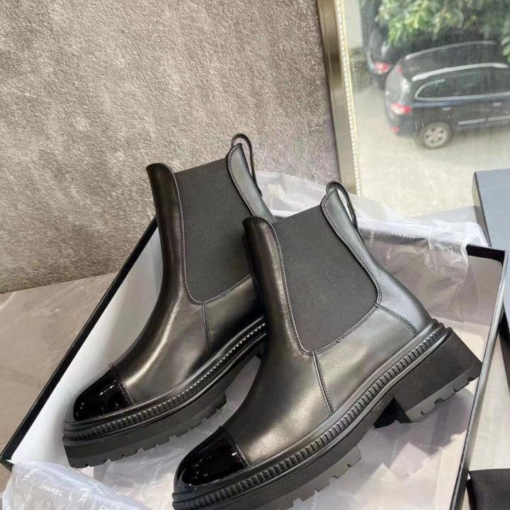 Ботинки Chanel????