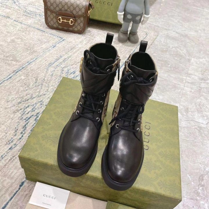 Ботинки Gucci????