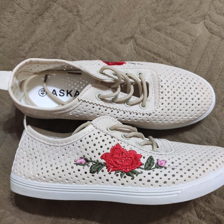 Женская обувь