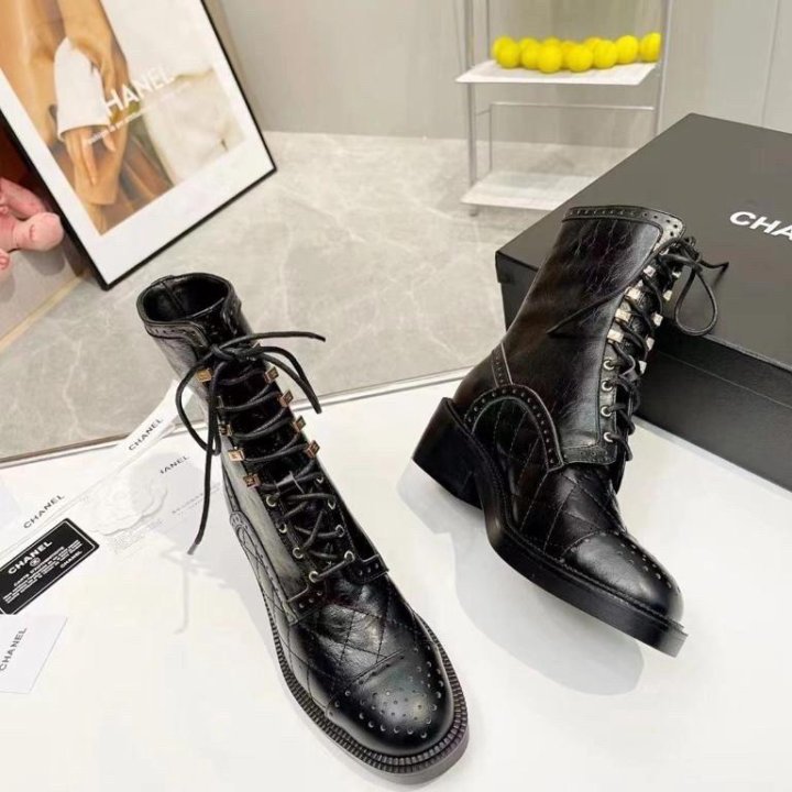 Ботинки Chanel????