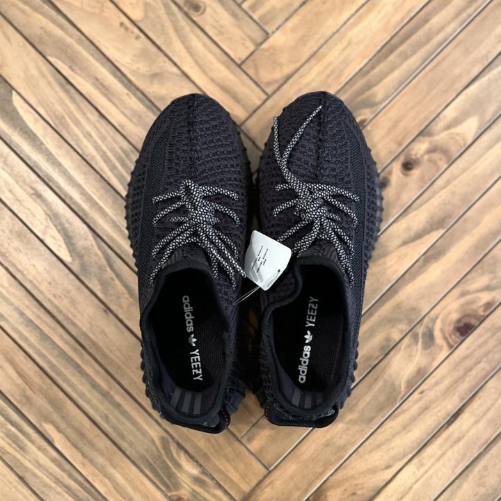 Кроссовки Adidas Yeezy Boost 350 v2 Black (42-43)