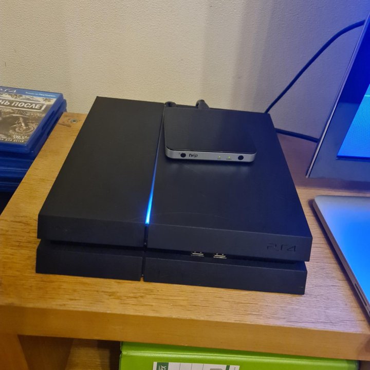 Продам PS4 на 1TB