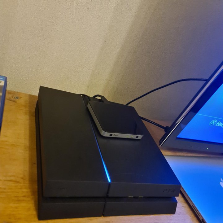 Продам PS4 на 1TB