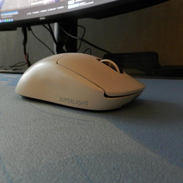 Logitech g pro x superlight white